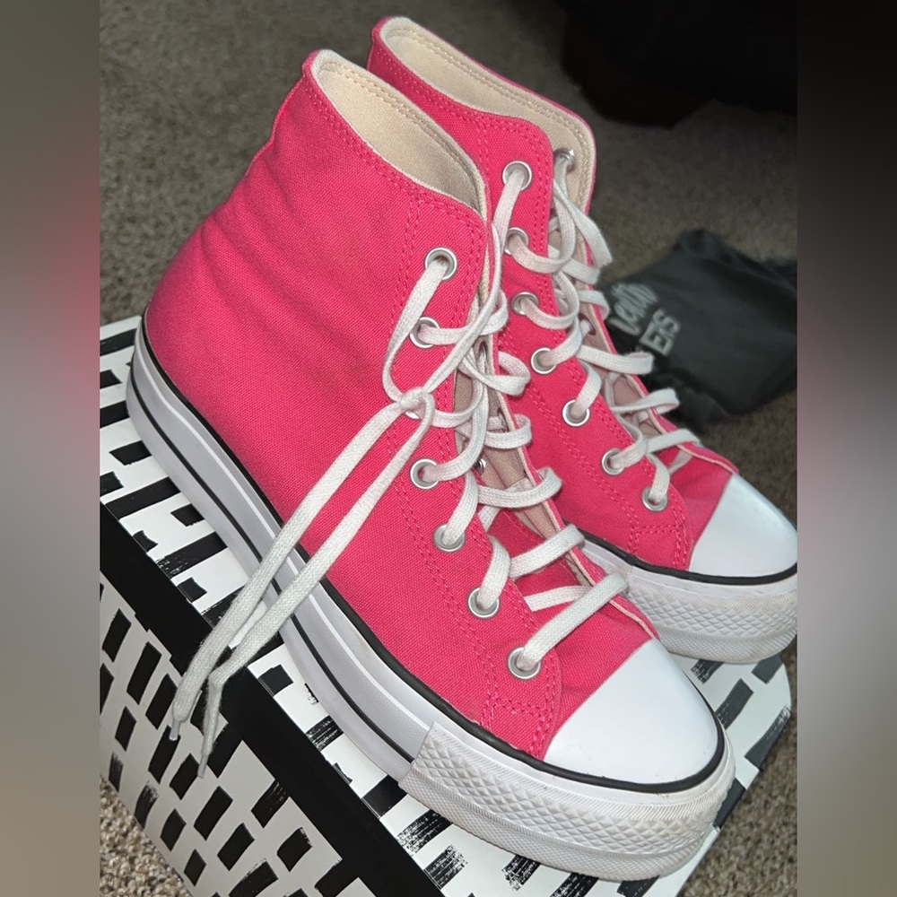 pink converse good condition size 9 worn maybe 2 times